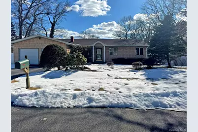 16 Hempstead Street, Holtsville, NY 11742 - Photo 2