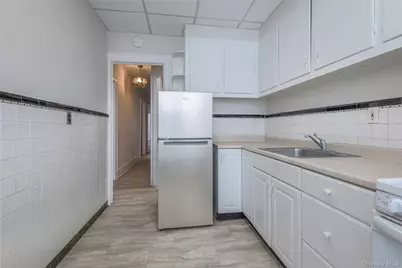 2807 Newtown Avenue #2nd Floor, Astoria, NY 11102 - Photo 12