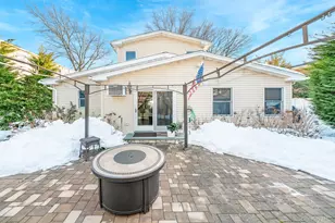 25 Old Mill Rd, Merrick, NY 11566 - Photo 16