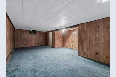 442 Oakwood Road, Huntington Station, NY 11746 - Photo 16