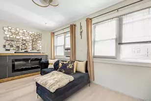 11-55 Welling Ct, Astoria, NY 11102 - Photo 16