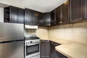11-55 Welling Ct, Astoria, NY 11102 - Photo 20