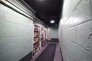 54-44 Little Neck Pkwy, Little Neck, NY 11362 - Photo 22