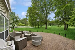 186 Windwatch Dr, Hauppauge, NY 11788 - Photo 24