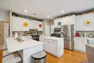 186 Windwatch Dr, Hauppauge, NY 11788 - Photo 8