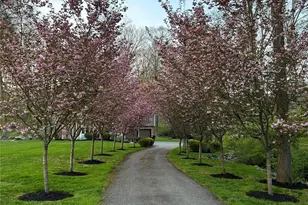 21 Franklin Dr, Mahopac, NY 10541 - Photo 2