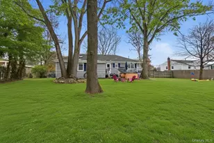 24 Stellenwerf Ave, East Islip, NY 11730 - Photo 18