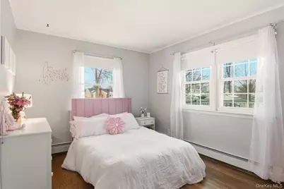 24 Stellenwerf Avenue, East Islip, NY 11730 - Photo 14