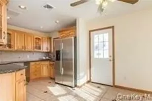 4 Thistle Ln, Kings Park, NY 11754 - Photo 2