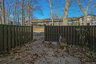 174 Sagamore Hills Dr, Port Jefferson Station, NY 11776 - Photo 2