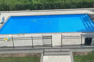 4 Ivy St, Cedarhurst, NY 11516 - Photo 2