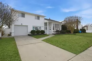 366 Clearmeadow Dr, East Meadow, NY 11554 - Photo 2