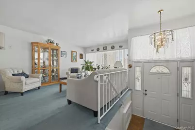 366 Clearmeadow Drive, East Meadow, NY 11554 - Photo 4