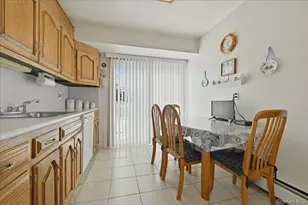 366 Clearmeadow Dr, East Meadow, NY 11554 - Photo 12