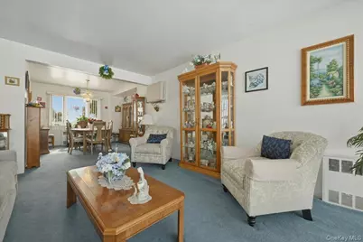 366 Clearmeadow Drive, East Meadow, NY 11554 - Photo 8