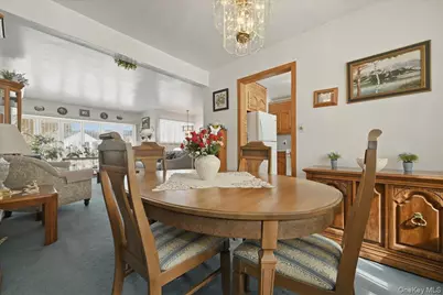 366 Clearmeadow Drive, East Meadow, NY 11554 - Photo 10