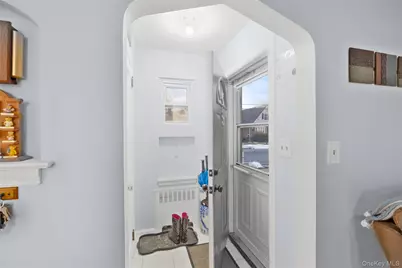 38 Hawthorne Avenue, Floral Park, NY 11001 - Photo 6