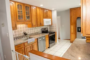 160 Pennsylvania Ave, Medford, NY 11763 - Photo 8