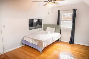 160 Pennsylvania Ave, Medford, NY 11763 - Photo 14