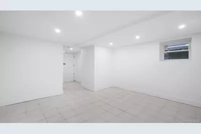 4365 De Reimer Avenue, Bronx, NY 10466 - Photo 18