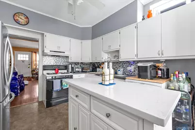 18 Derby Court, Malverne, NY 11565 - Photo 8