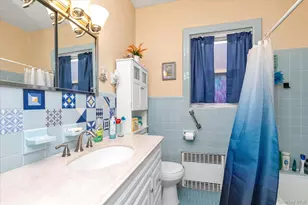 18 Derby Ct, Malverne, NY 11565 - Photo 10