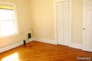 104-11 200th St, Saint Albans, NY 11412 - Photo 12