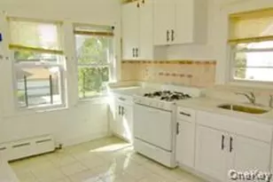 104-11 200th St, Saint Albans, NY 11412 - Photo 14