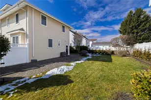 36 W Windsor Pkwy, Oceanside, NY 11572 - Photo 26