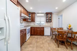 36 W Windsor Pkwy, Oceanside, NY 11572 - Photo 12