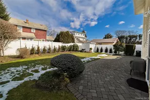 36 W Windsor Pkwy, Oceanside, NY 11572 - Photo 28