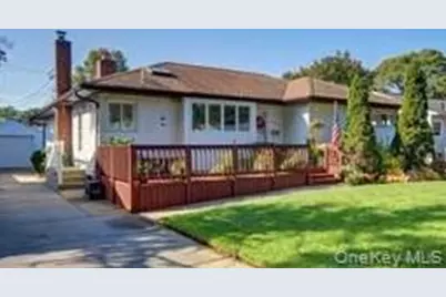 486 Poplar Lane, East Meadow, NY 11554 - Photo 2