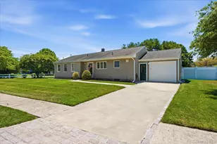 718 Patrick St, Westhampton, NY 11978 - Photo 4