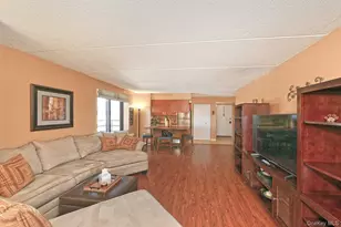 725 Miller Ave, Freeport, NY 11520 - Photo 10