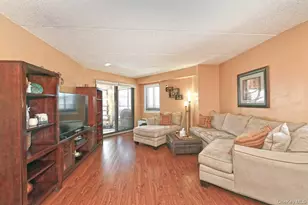 725 Miller Ave, Freeport, NY 11520 - Photo 8