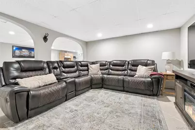 8 Vega Drive, Shoreham, NY 11786 - Photo 28