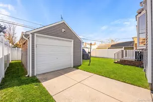163-37 20th Ave, Whitestone, NY 11357 - Photo 30