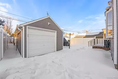 163-37 20th Avenue, Whitestone, NY 11357 - Photo 28