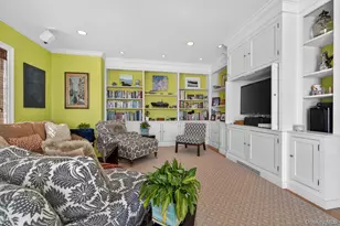 336 Mariposa Dr, Oyster Bay, NY 11771 - Photo 10