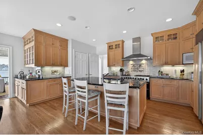 336 Centre Island Road, Oyster Bay, NY 11771 - Photo 16