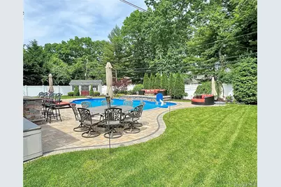 17 Erita Lane, Smithtown, NY 11787 - Photo 8