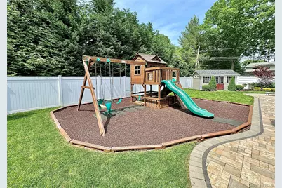 17 Erita Lane, Smithtown, NY 11787 - Photo 12