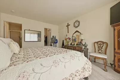 31 Stanford Court, Wantagh, NY 11793 - Photo 18