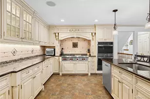 922 Leeds Dr, North Bellmore, NY 11710 - Photo 10