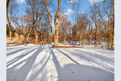 325 Haverstraw Road, Montebello, NY 10901 - Photo 28