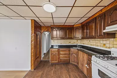 976 Sackett Avenue, Bronx, NY 10462 - Photo 8