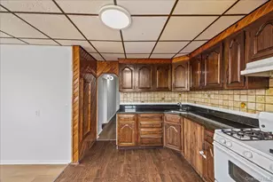 976 Sackett Ave, Bronx, NY 10462 - Photo 8
