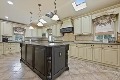 227 Colony Street, West Hempstead, NY 11552 - Photo 12