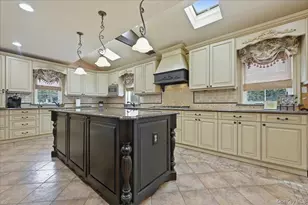 227 Colony St, West Hempstead, NY 11552 - Photo 12