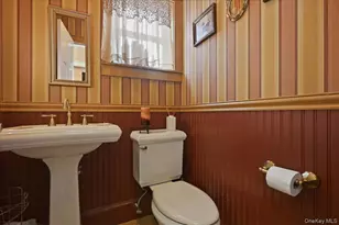 227 Colony St, West Hempstead, NY 11552 - Photo 8